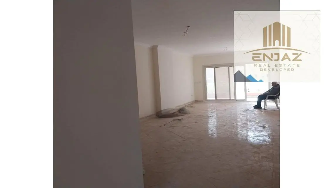 Luxury Apartment 170 sqm in the Heart of the City with Private Garden and Shared Pool
