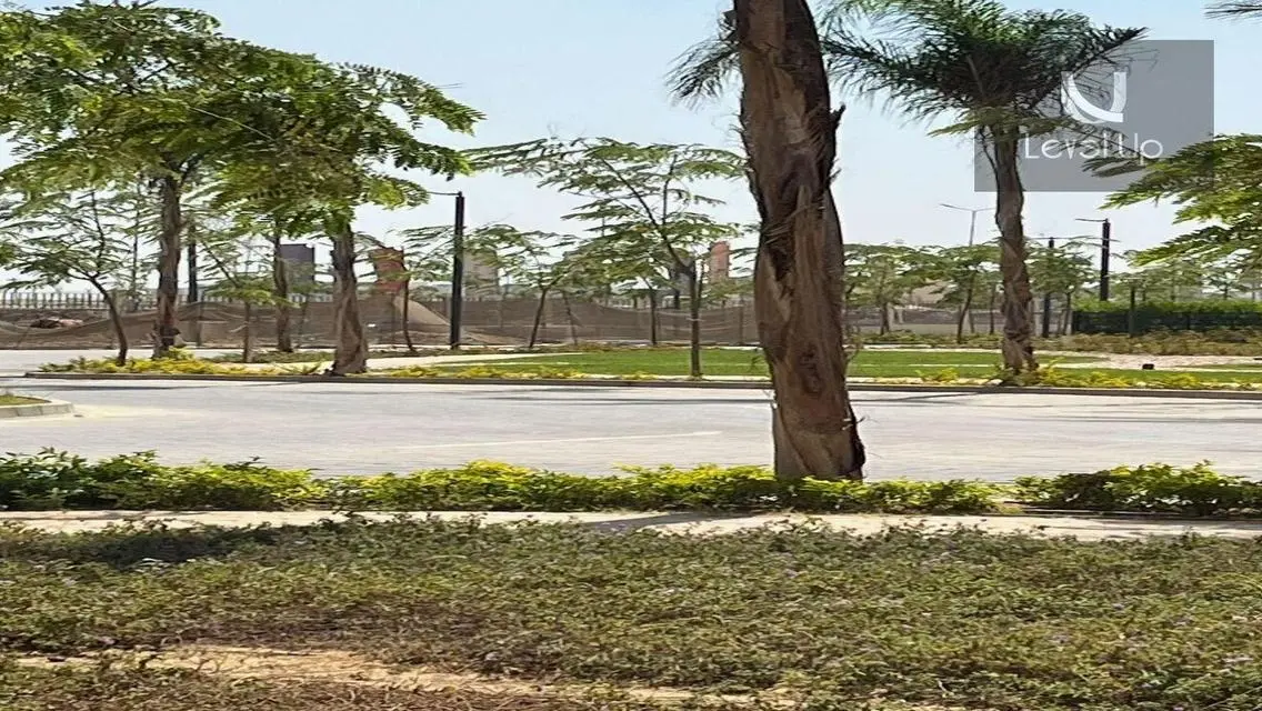 شقة فاخرة مع شرفة ومسبح مشترك في موقع مميز