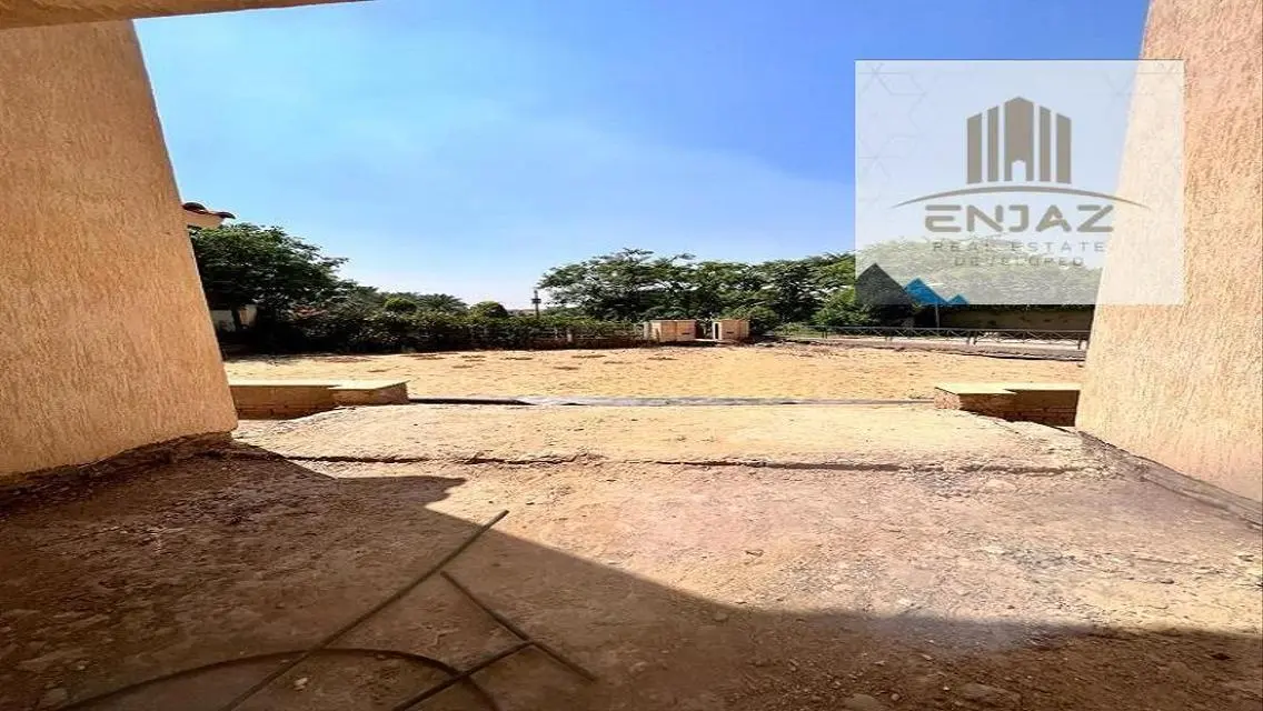 Luxury Apartment for Sale in Modern City