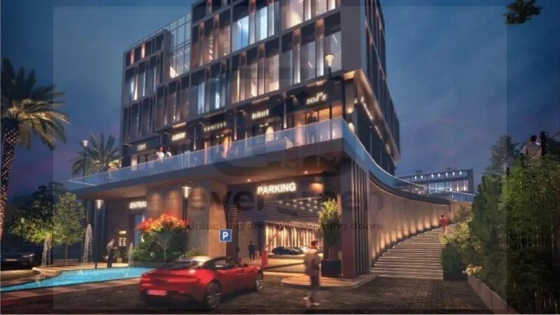 Luxurious Property with Ample Space and Great Amenities