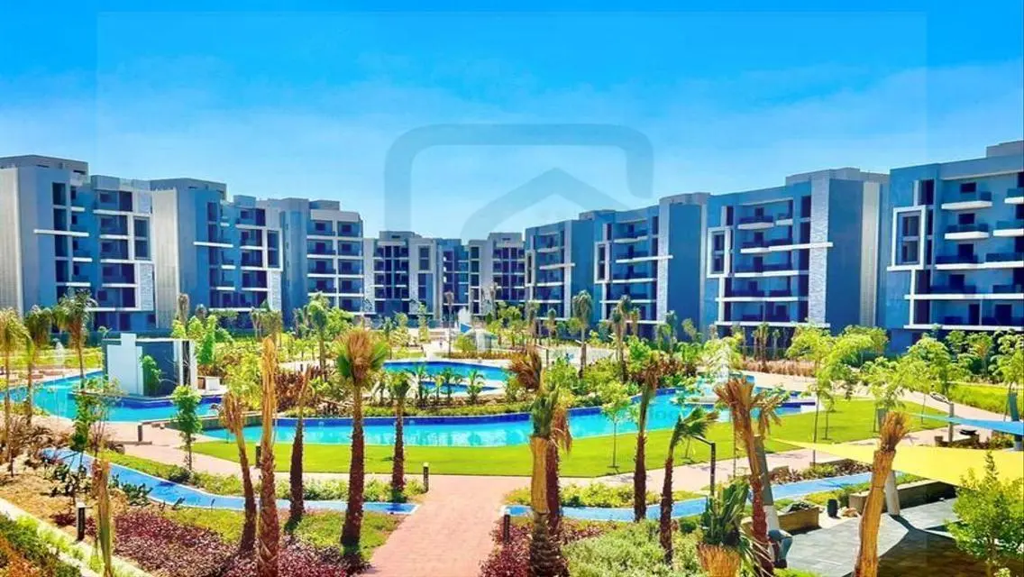 شقة فاخرة للبيع overlooking بحيرات