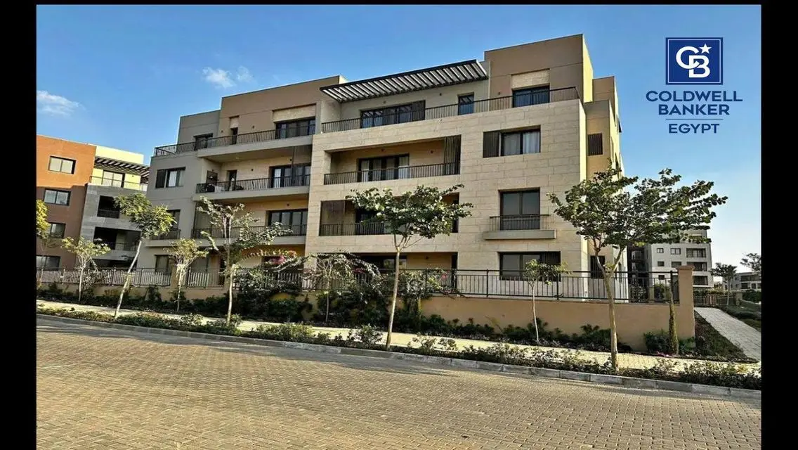 Luxury Apartment with Spacious Lake View