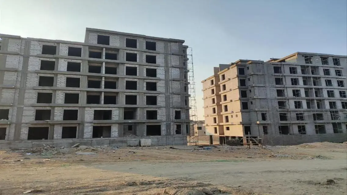 فيلا فاخرة للبيع مع حديقة خاصة ومسبح