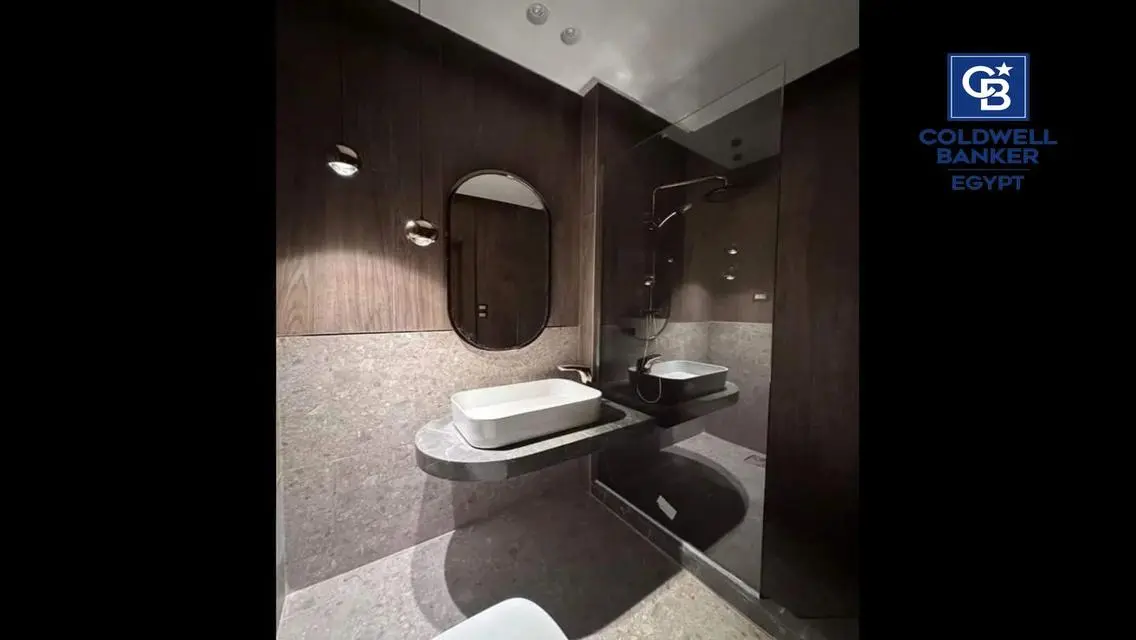 Luxury Apartment with Lake View in the Heart of the City