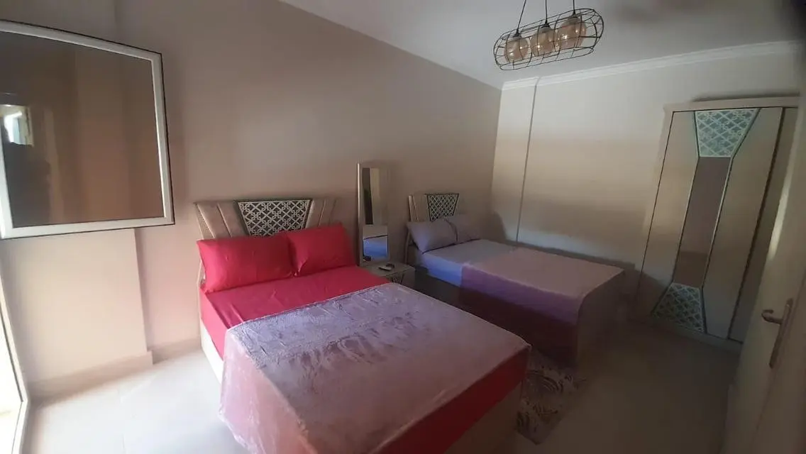 شقة فاخرة بمساحة 2x2 للبيع