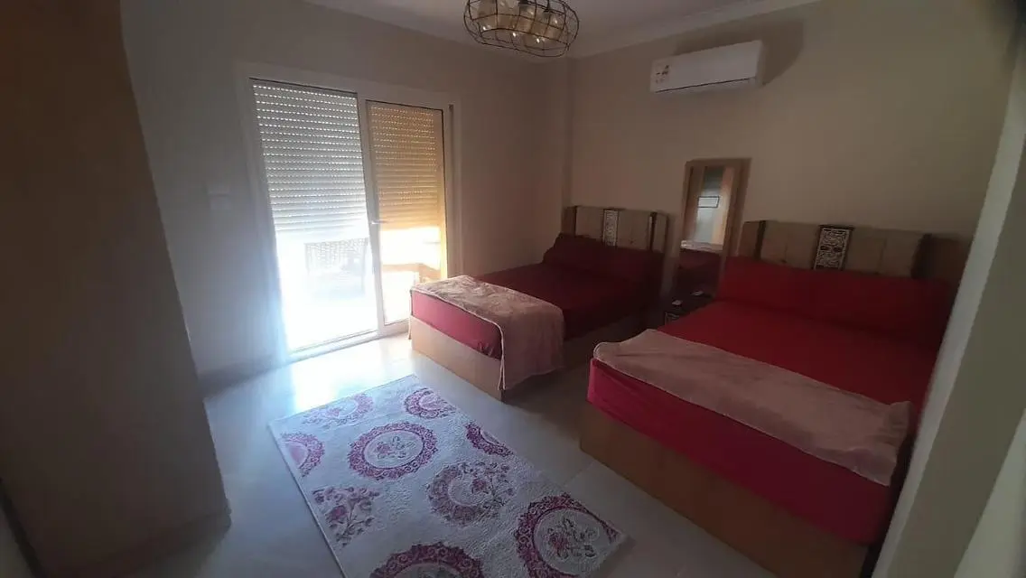 شقة فاخرة بمساحة 2x2 للبيع