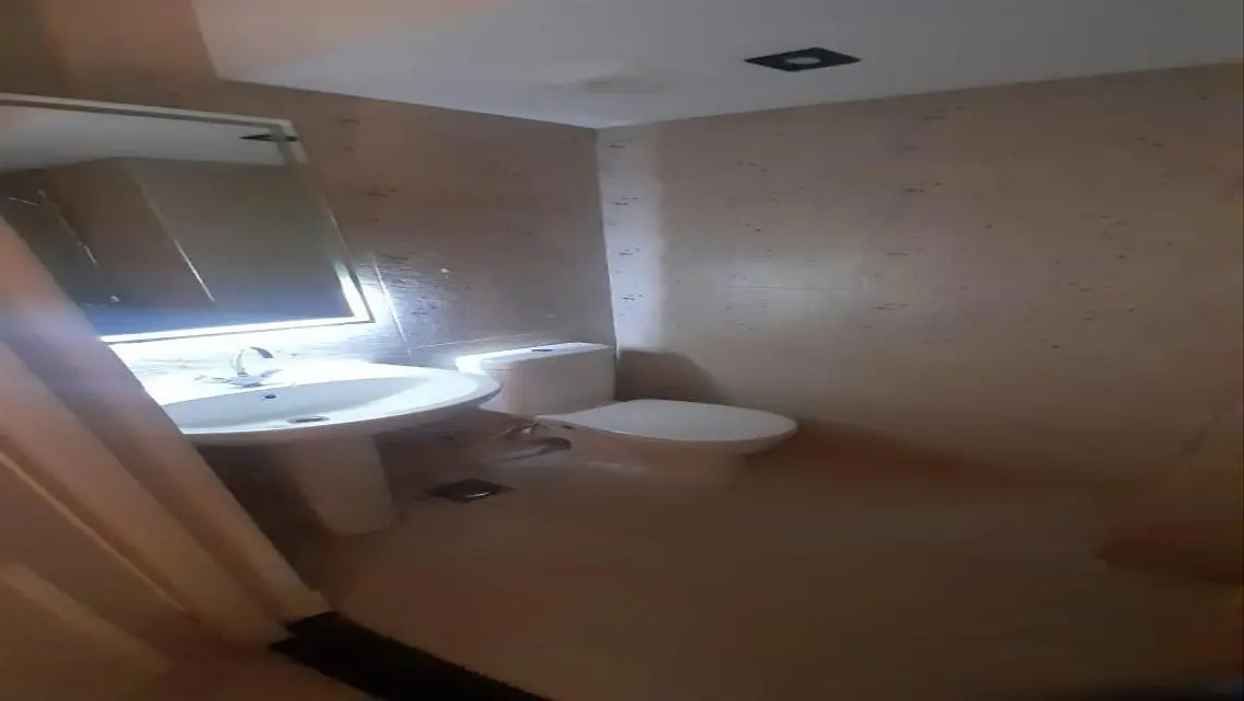 شقة فاخرة بمساحة 2x2 للبيع