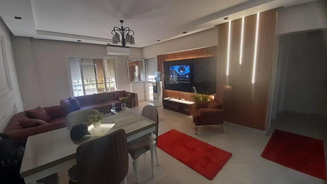 شقة فاخرة بمساحة 2x2 للبيع