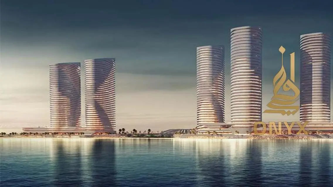 Luxury Apartment with Lake View