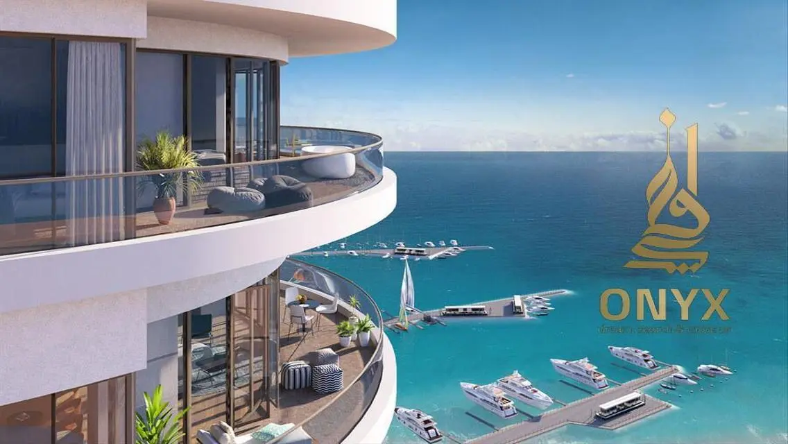 Luxury Apartment with Lake View