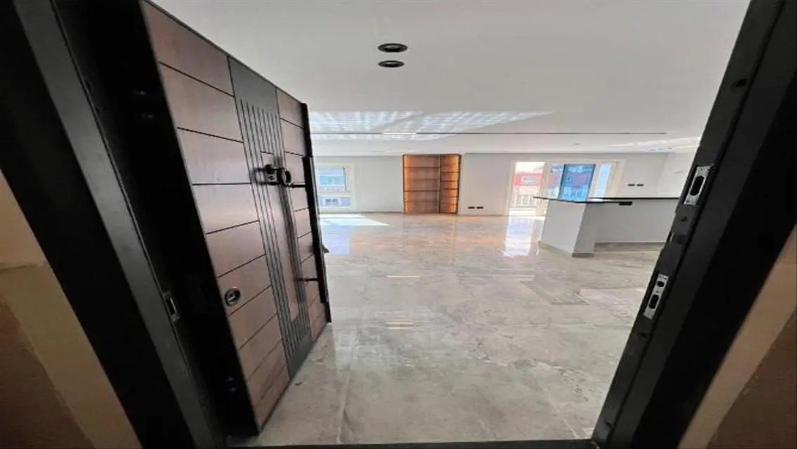 Luxury Home with Private Garden and Pool