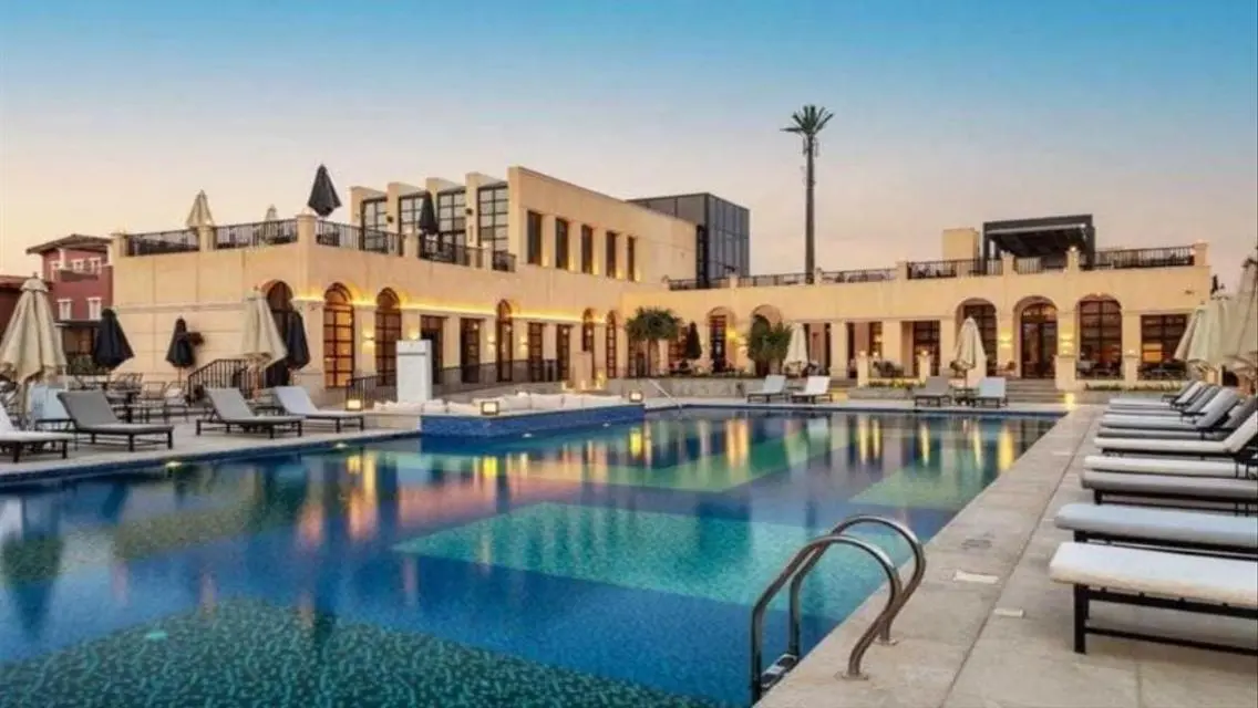 فخامة لا تضاهى في 12 بارك واي