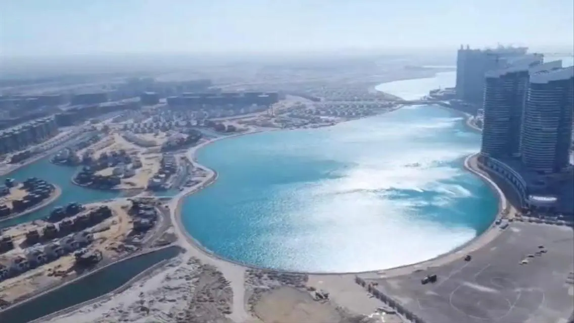 فيلا رائعة على الواجهة البحرية بـ 5 غرف نوم بسعر مغري