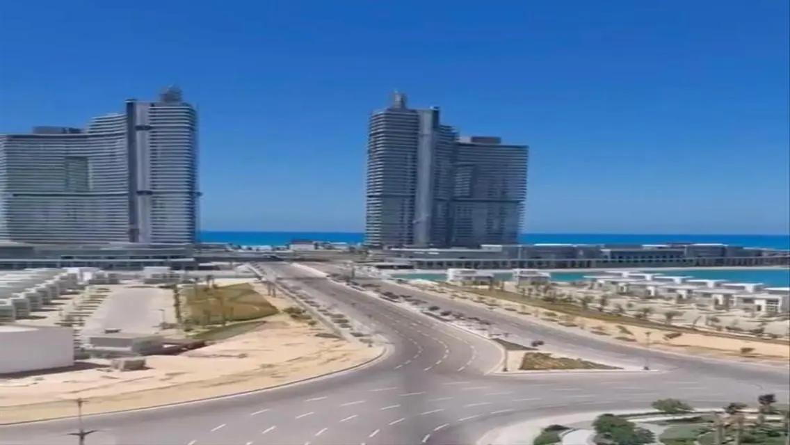 فيلا رائعة على الواجهة البحرية بـ 5 غرف نوم بسعر مغري