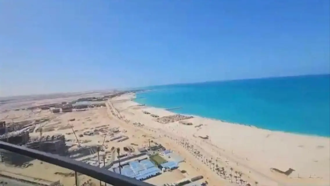 فيلا رائعة على الواجهة البحرية بـ 5 غرف نوم بسعر مغري