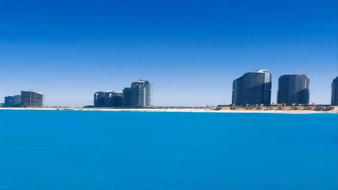 فيلا رائعة على الواجهة البحرية بـ 5 غرف نوم بسعر مغري