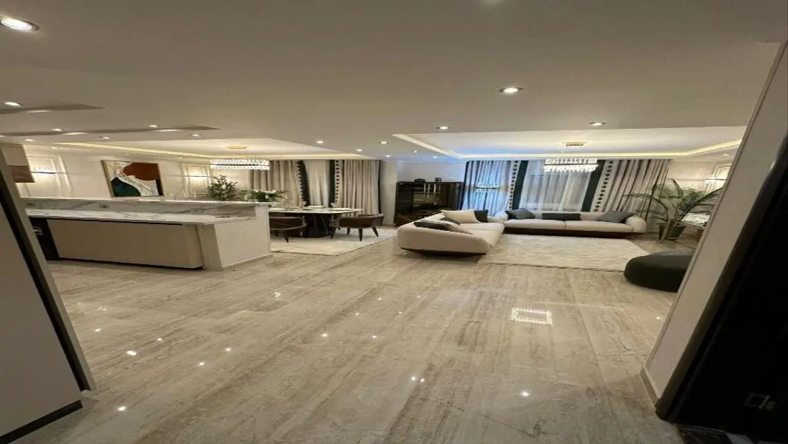 Luxury Villas for Sale with Private Garden and Pool in Prime Location