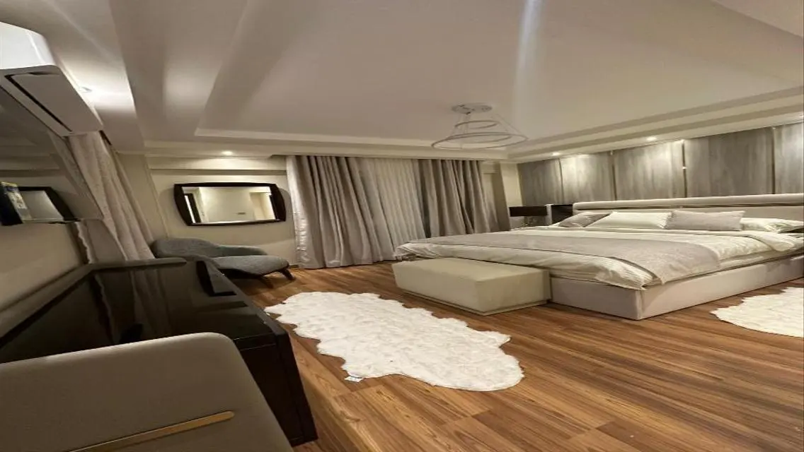 Luxury Villas for Sale with Private Garden and Pool in Prime Location