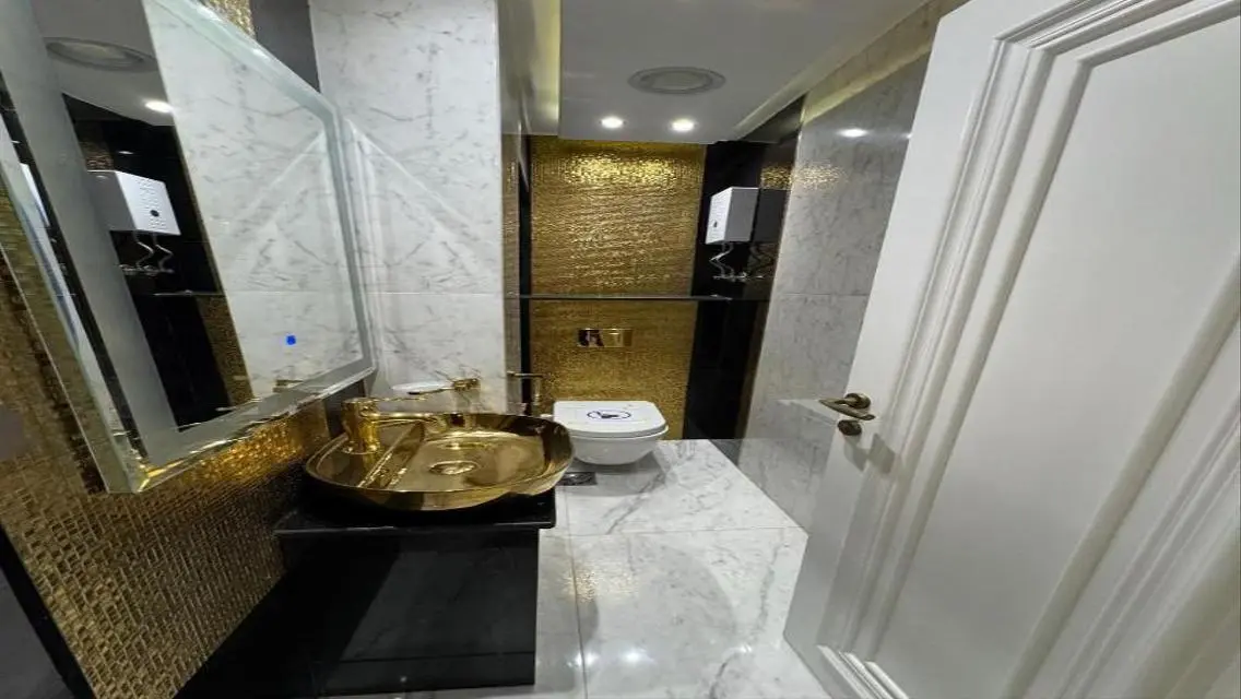 Luxury Villas for Sale with Private Garden and Pool in Prime Location