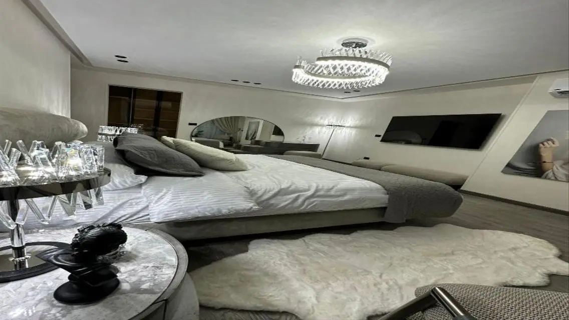 Luxury Villas for Sale with Private Garden and Pool in Prime Location