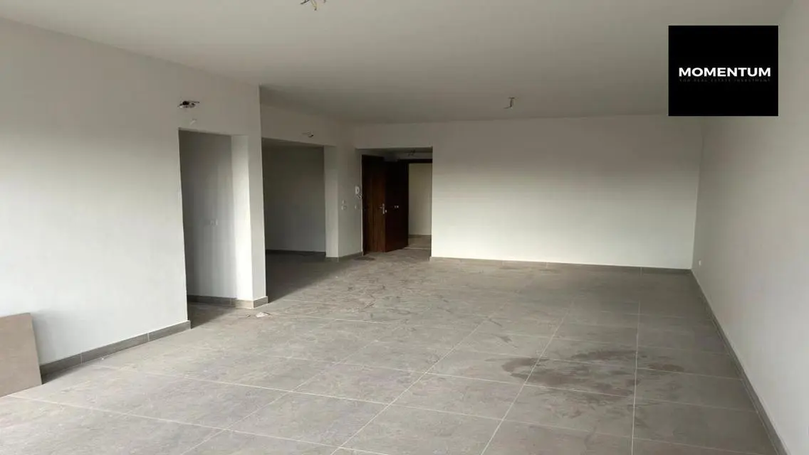 Luxury Apartment 200 sqm with Terrace and Security Guard
