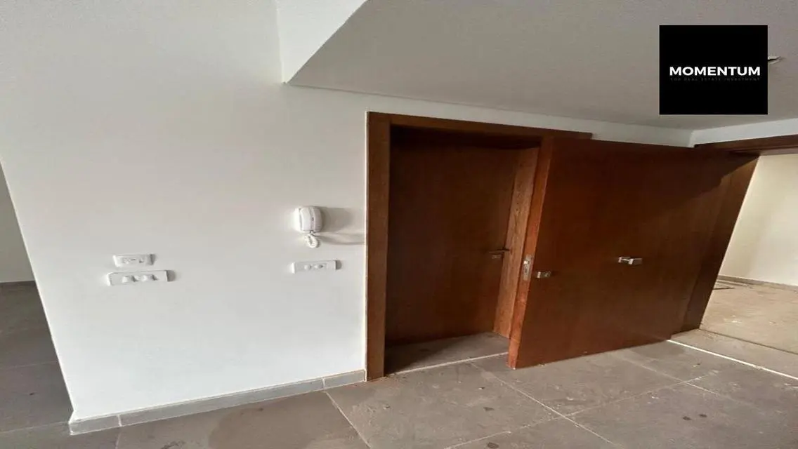 Luxury Apartment 200 sqm with Terrace and Security Guard