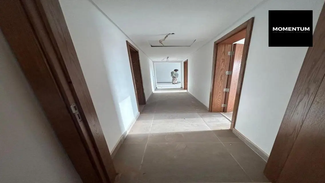 Luxury Apartment 200 sqm with Terrace and Security Guard