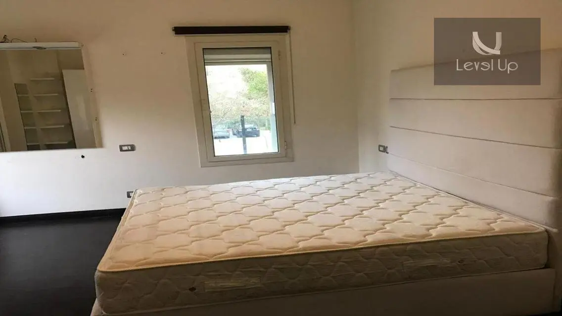 90-Square Meter Apartment in The Village for 35000