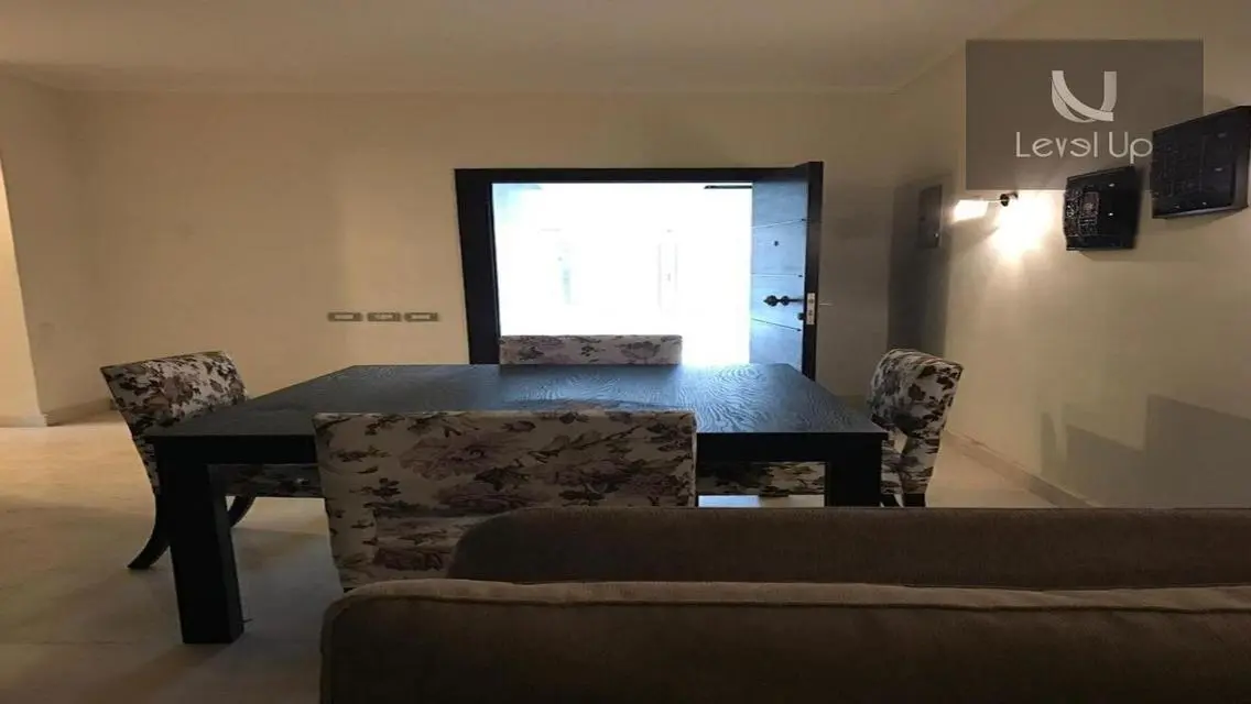 90-Square Meter Apartment in The Village for 35000