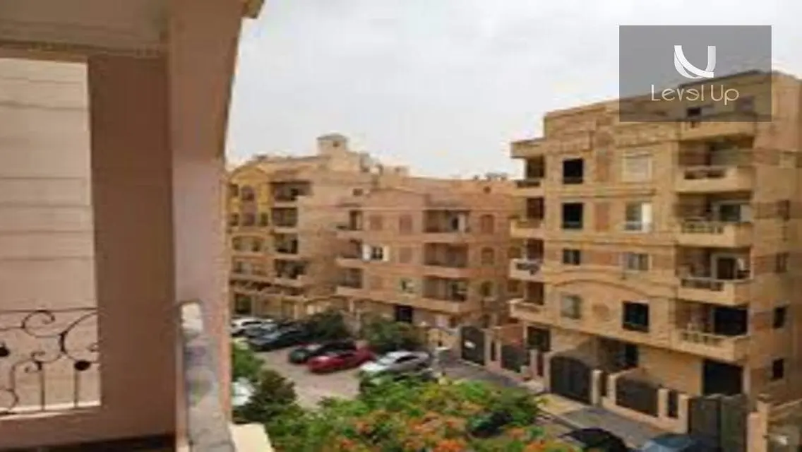 شقة راقية للبيع في قلب المدينة