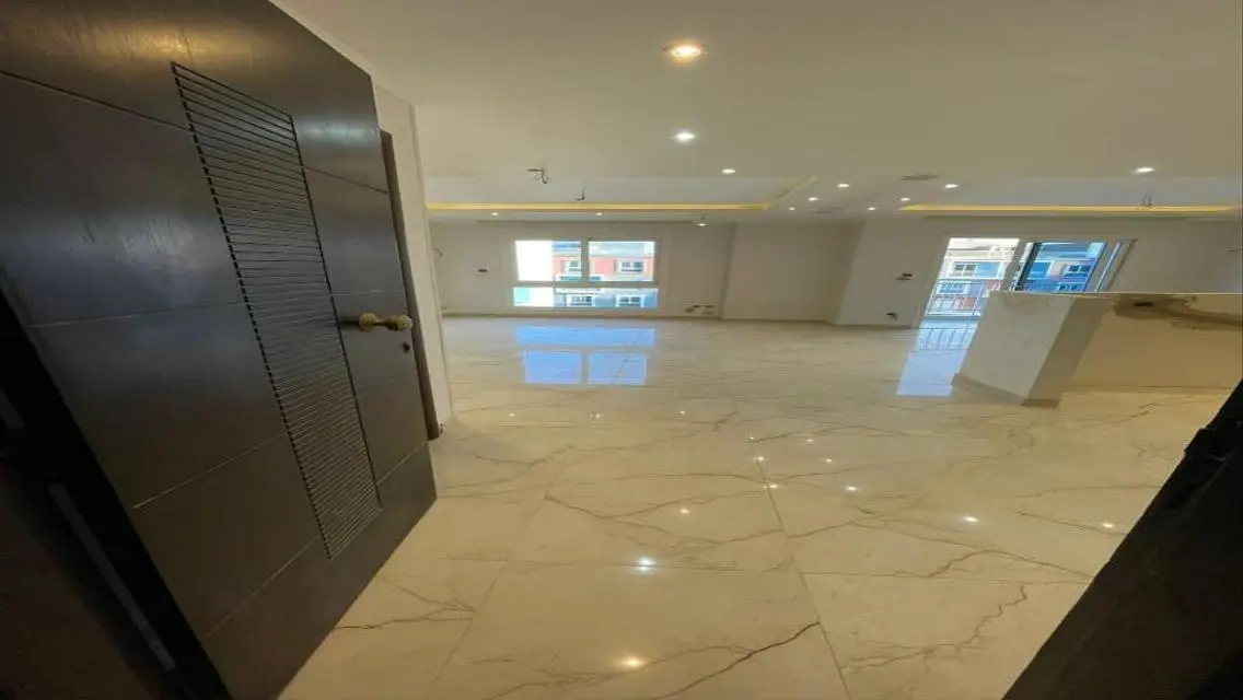 Luxurious Villa for Sale with Spacious Design and Full Amenities