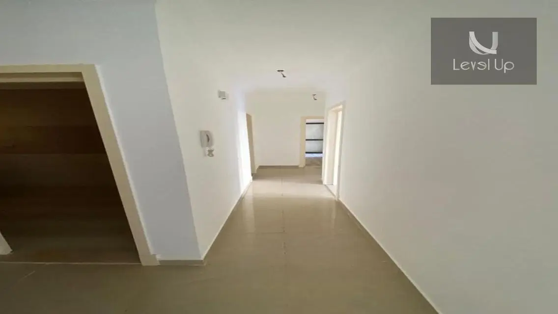 شقة فاخرة بموقع متميز في B8