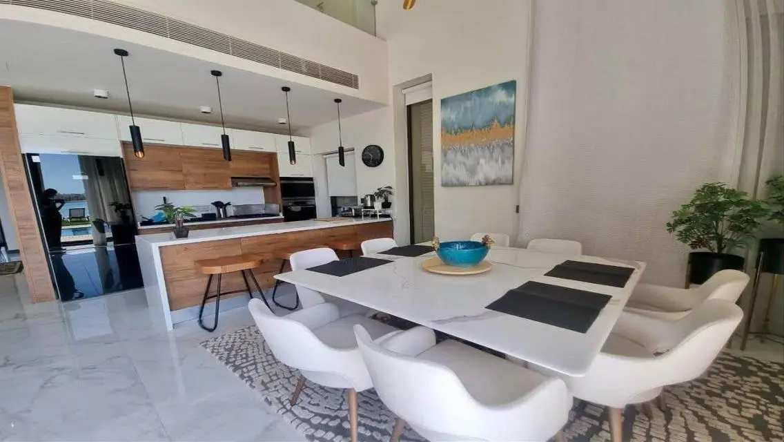 Luxury Villa for Sale - Stunning Views and Private Garden