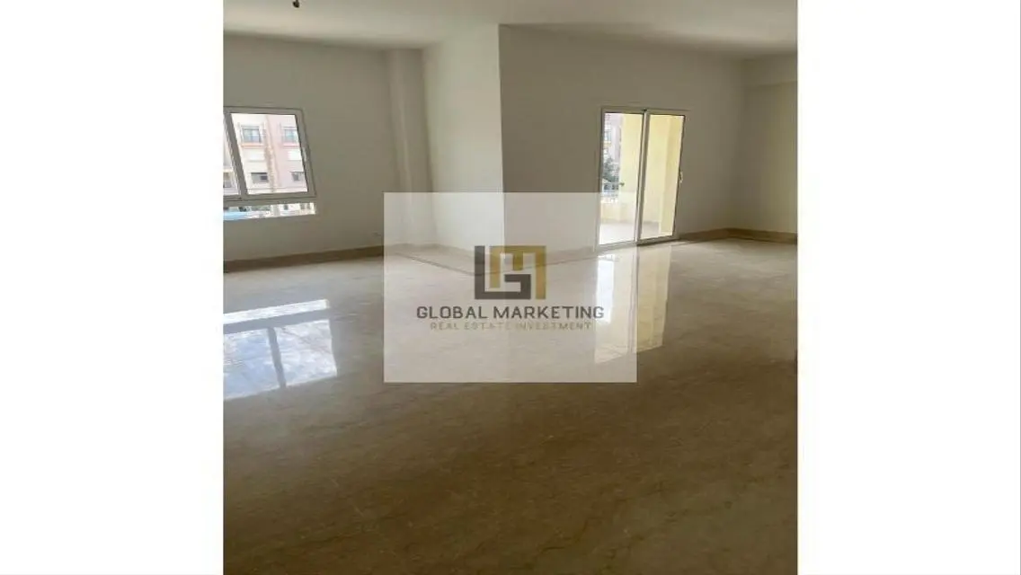 Luxury Apartment with Stunning Views and Amenities