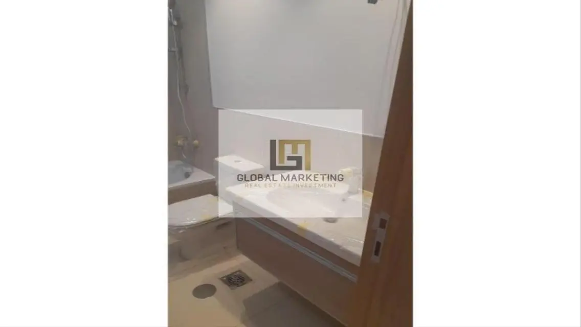 Luxury Apartment with Stunning Views and Amenities