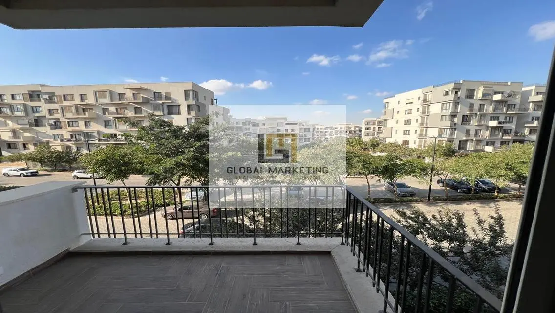 Luxurious Apartment in Modern Building with Premium Amenities