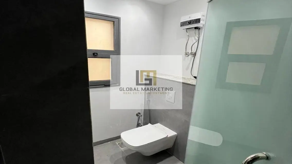 Luxurious Apartment in Modern Building with Premium Amenities