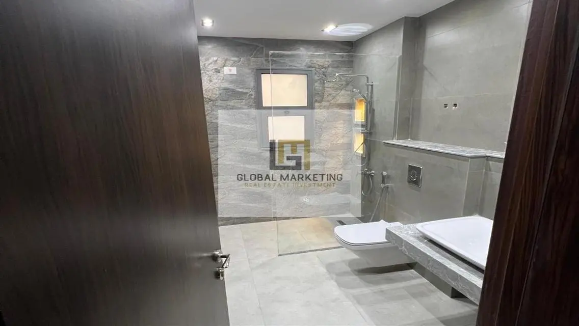 Luxurious Apartment in Modern Building with Premium Amenities
