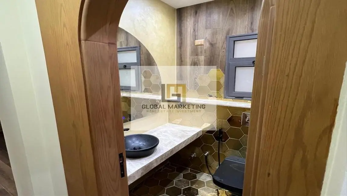 Luxurious Apartment in Modern Building with Premium Amenities