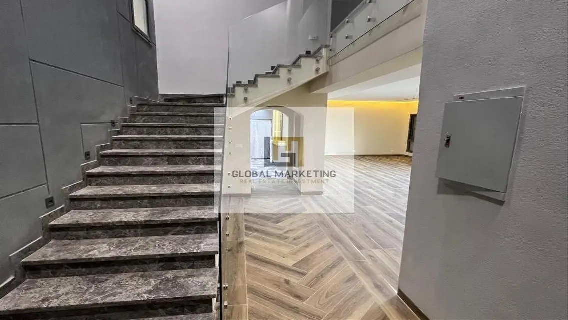 Luxurious Apartment in Modern Building with Premium Amenities