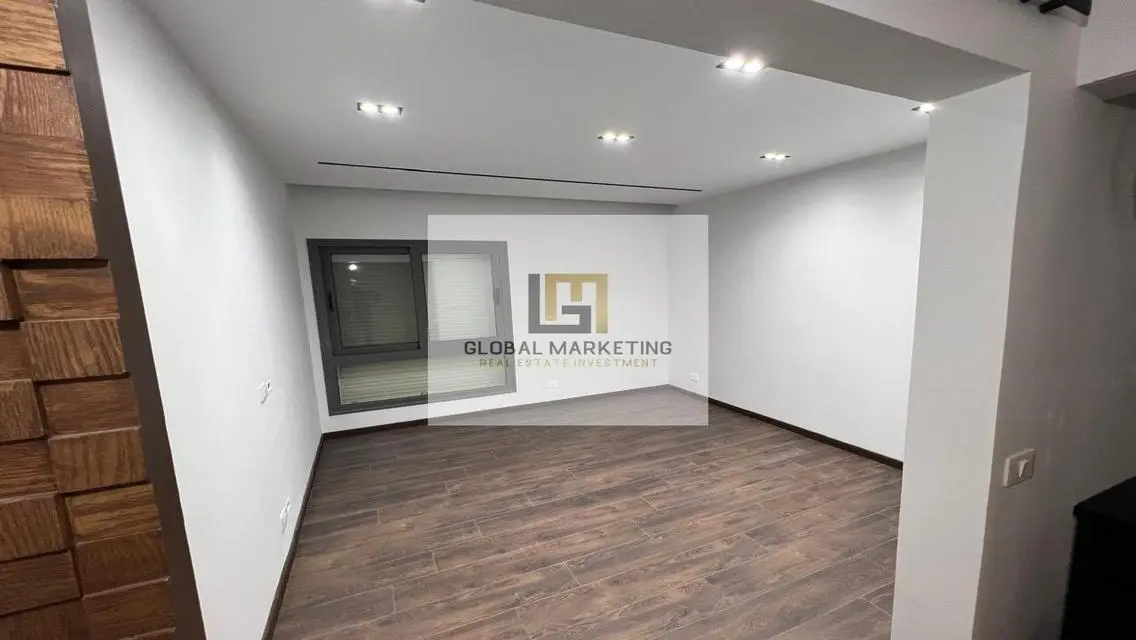 Luxurious Apartment in Modern Building with Premium Amenities