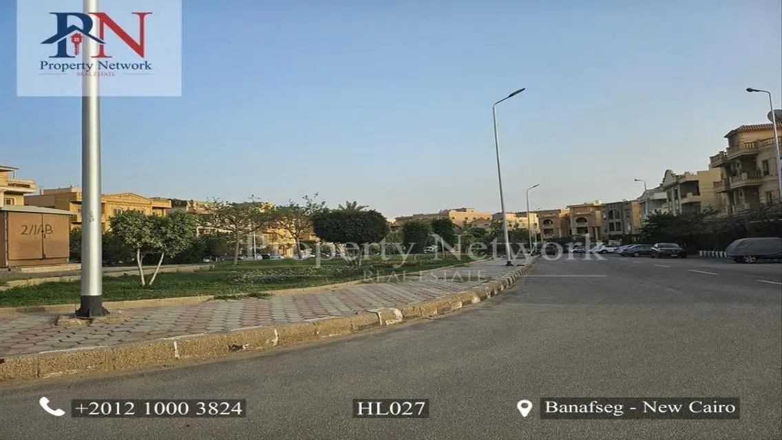 عقار فخم مع حديقة ومسبح خاص