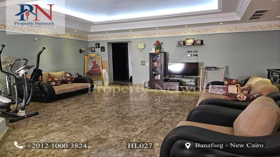 عقار فخم مع حديقة ومسبح خاص