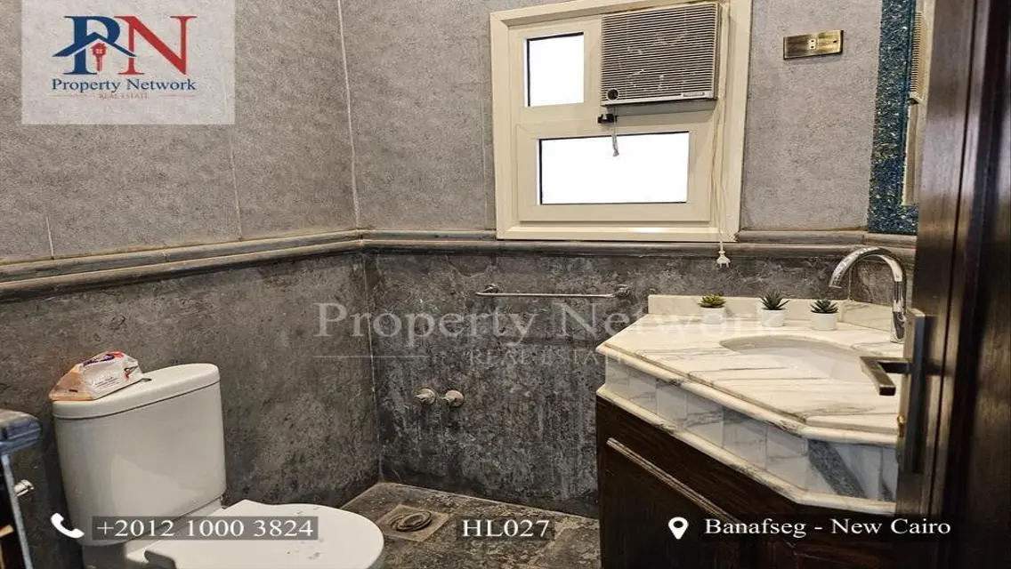 عقار فخم مع حديقة ومسبح خاص