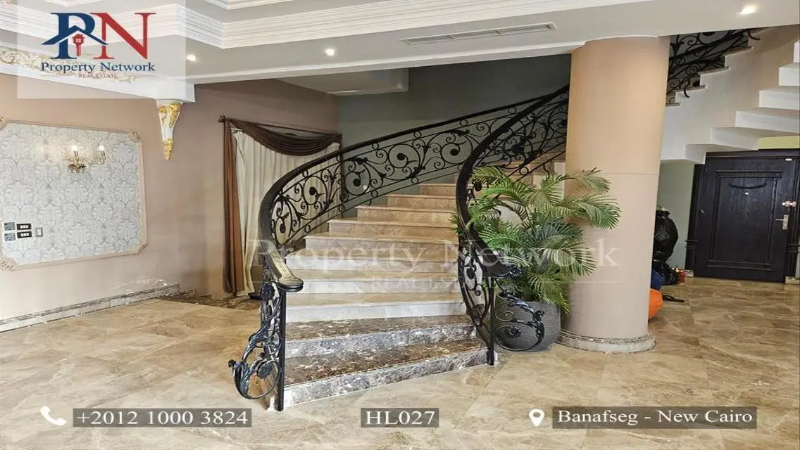 عقار فخم مع حديقة ومسبح خاص