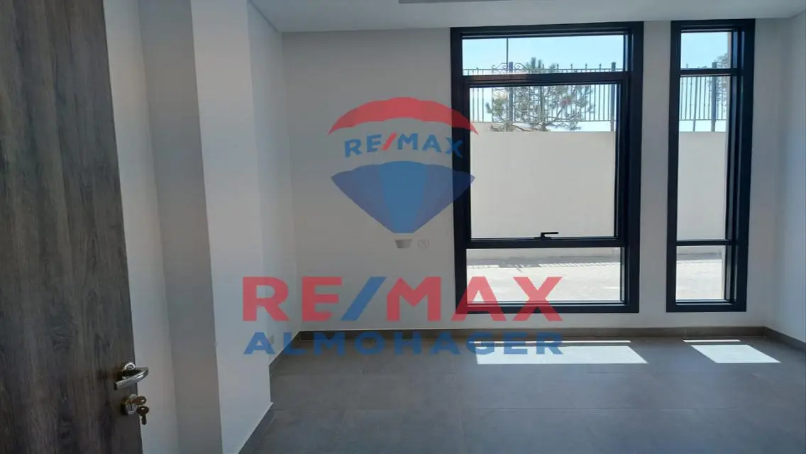 Modern Office for Rent with Spacious Area