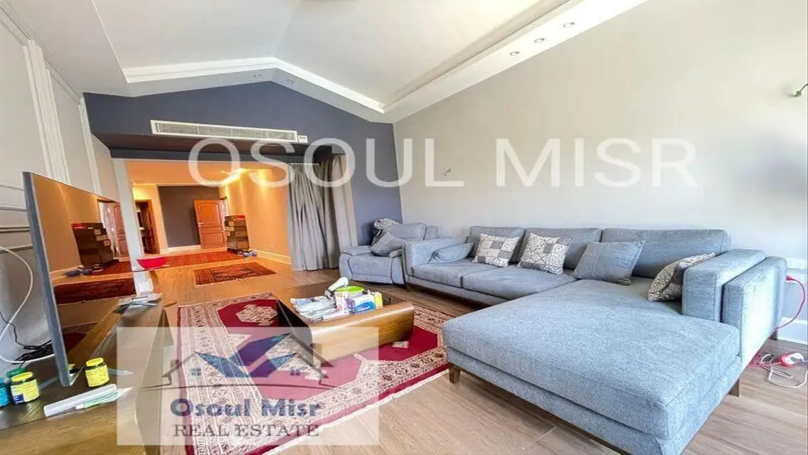 فيلا فاخرة مع حديقة ومسبح خاص