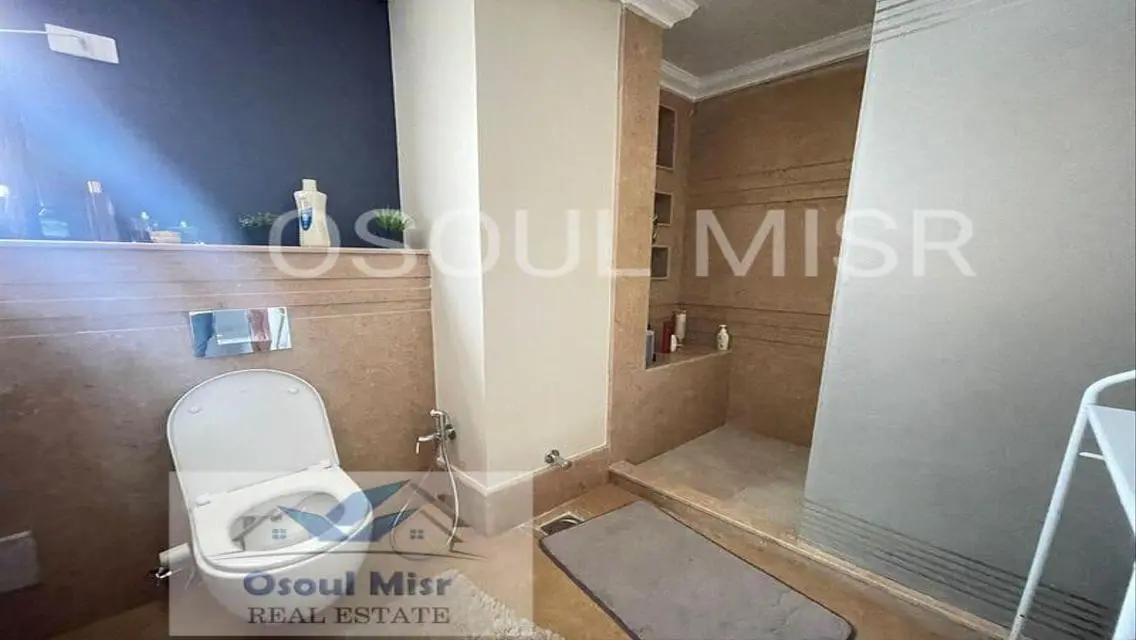 فيلا فاخرة مع حديقة ومسبح خاص