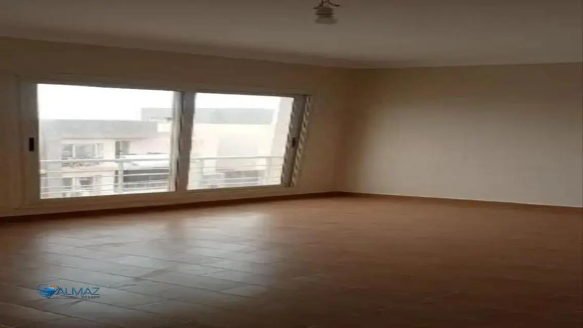 شقة رائعة للإيجار في E8717-D-130-3-2-13 بسعر 13000 جنيه