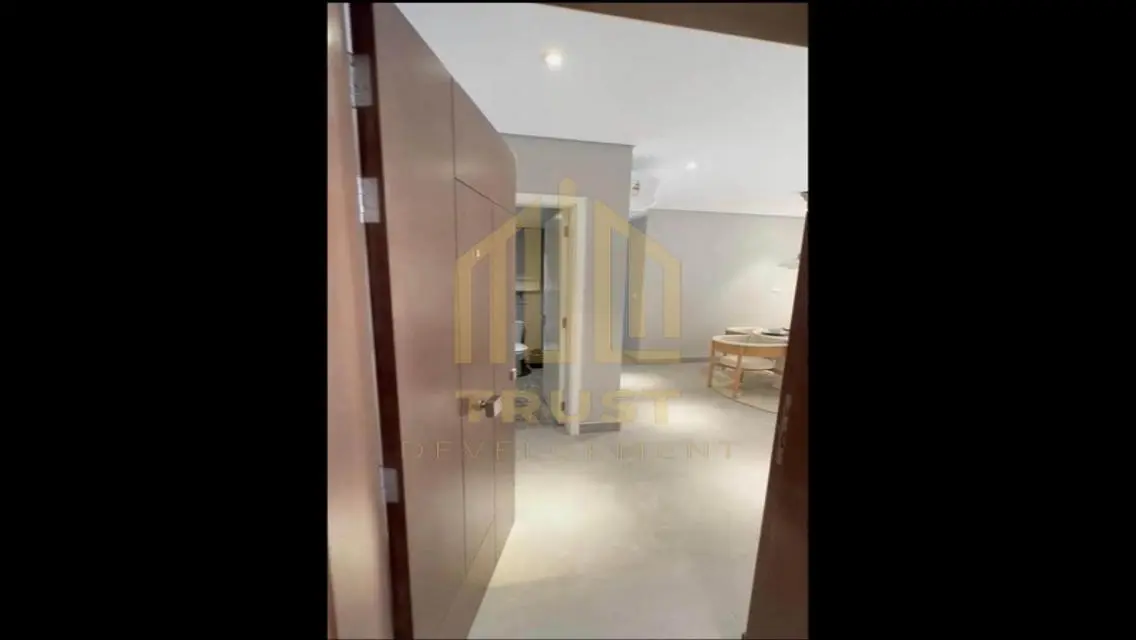 شقة فاخرة للبيع داخل قرية ويست دورا